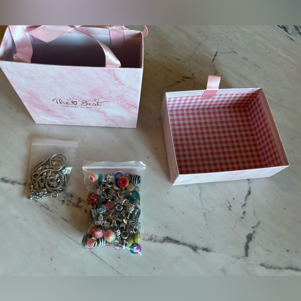 Charm bracelet making kit